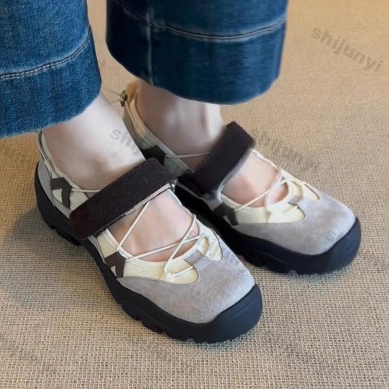 Vintage Fashion In 2026 - Vintage Round Toe Platform Sneakers Women